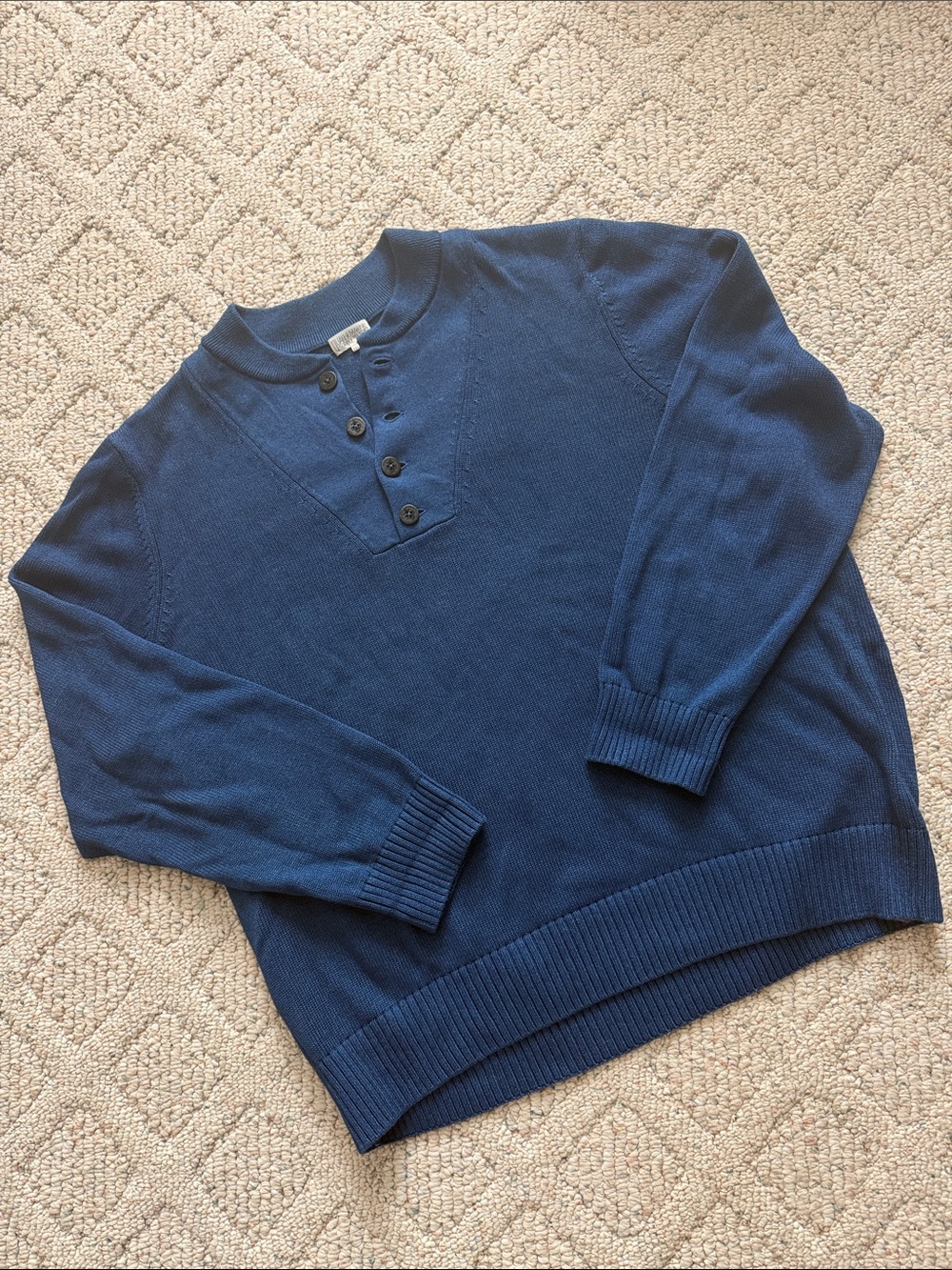Men's Button-Neck Crewneck Sweater in Navy